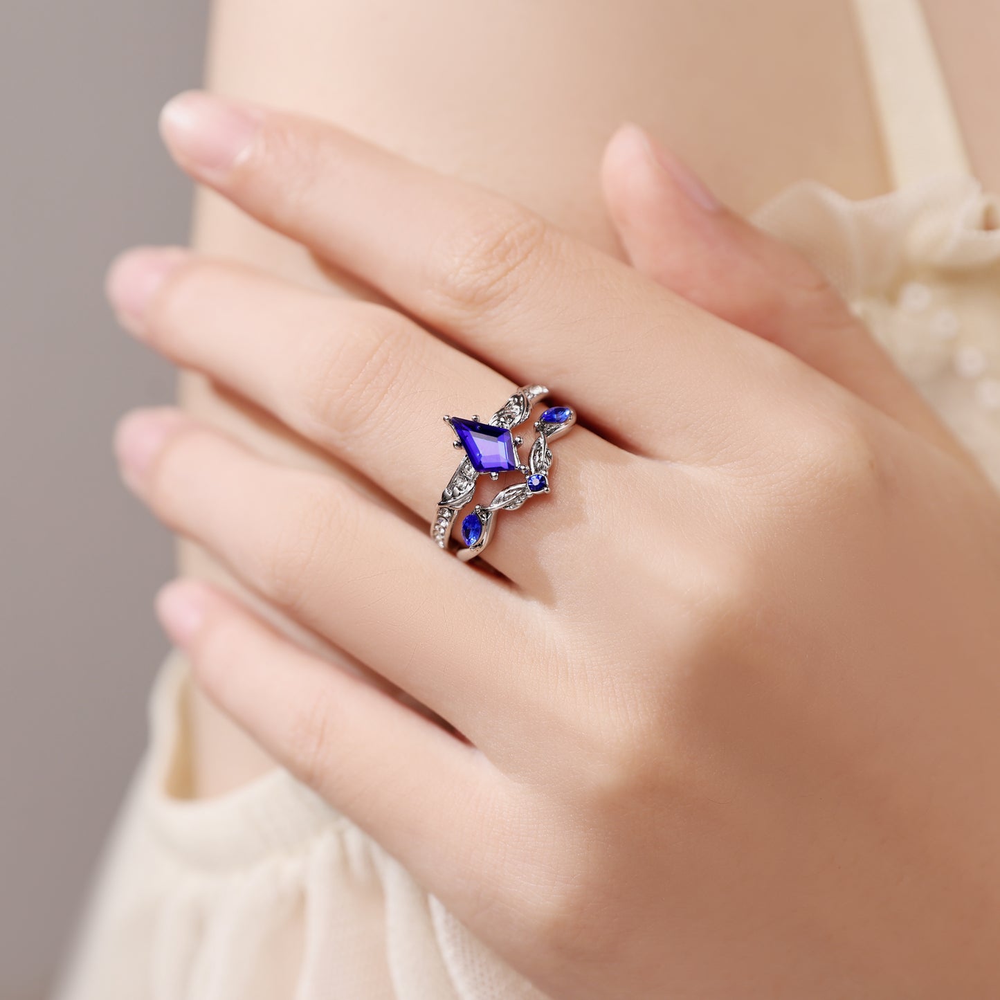 Kite Shaped Blue Sapphire Leaf Ring Sets 2pcs
