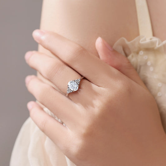 Oval Cut Moissanite Minimalist Classic Engagement Ring