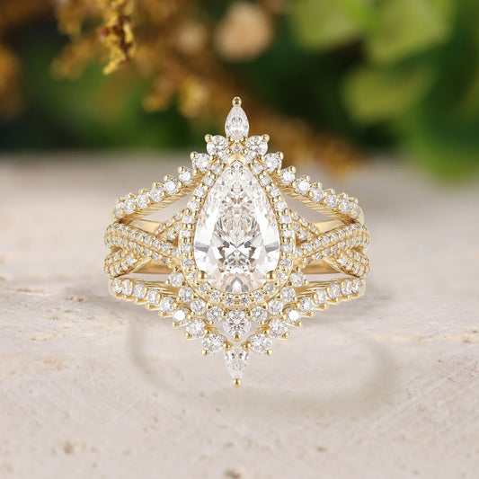 Pear Cut Moissanite 3pcs Wedding & Engagement Ring Set Yellow Gold