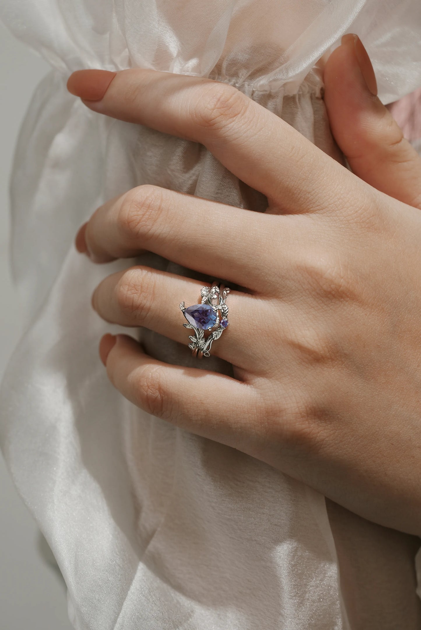 Nature-Inspired Leaf Engamgenet Ring Set 2pcs Alexandrite Ring