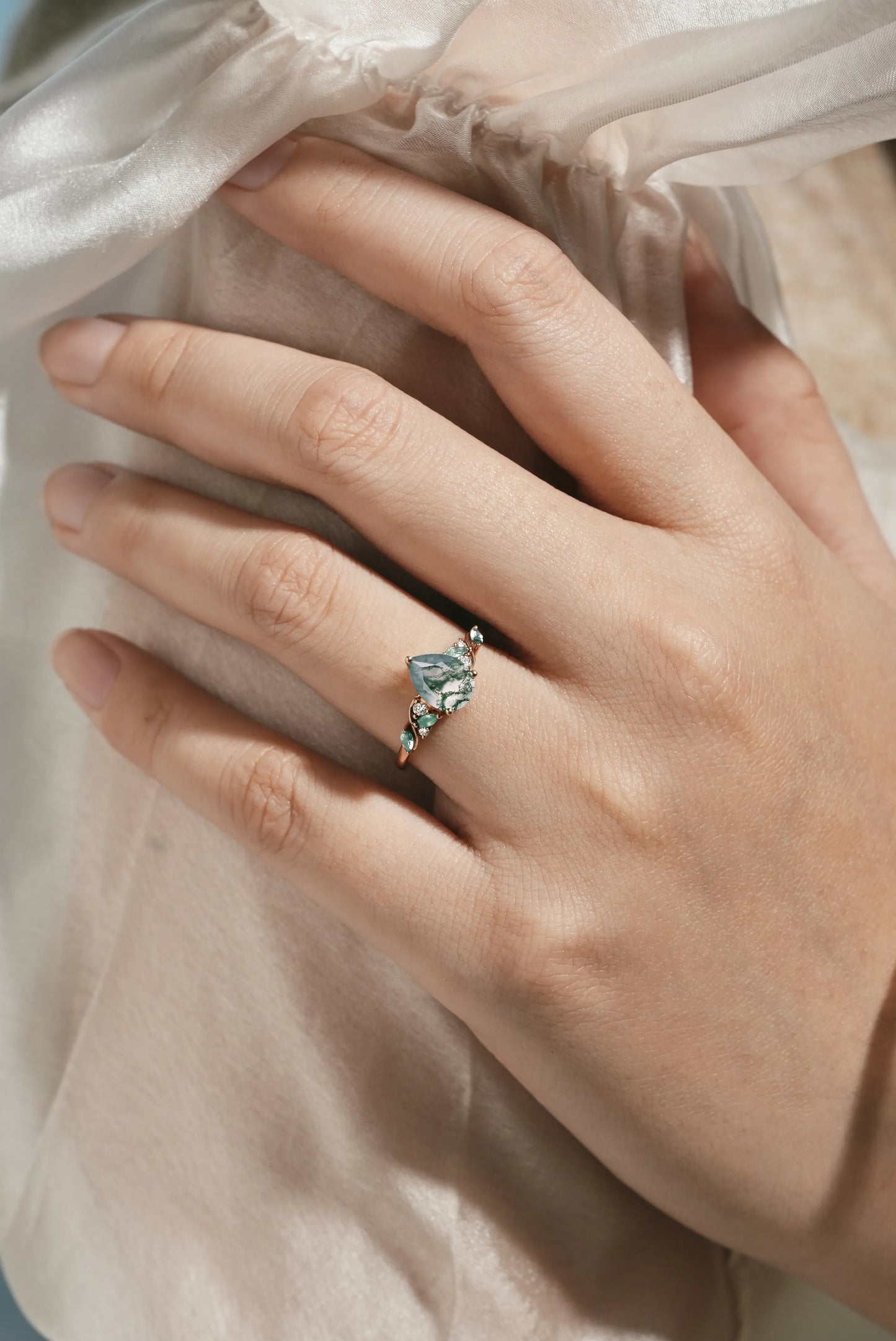 Unique Design Pear Cut Moss Agate Engagment Ring